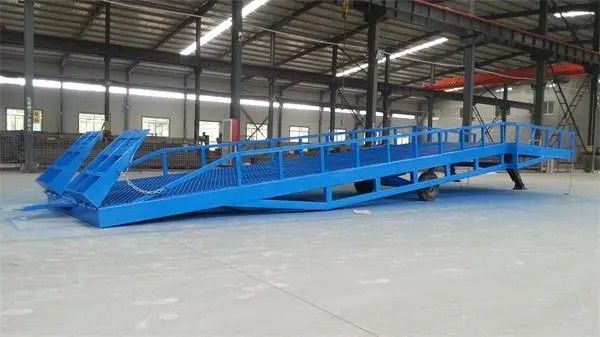 移動(dòng)式登車(chē)橋